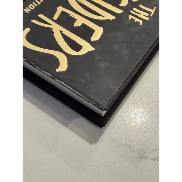 S.E. Hinton Signed THE OUTSIDERS Autograph Hardcover 50th Anniversary Edition #1 - Picture 8 of 9